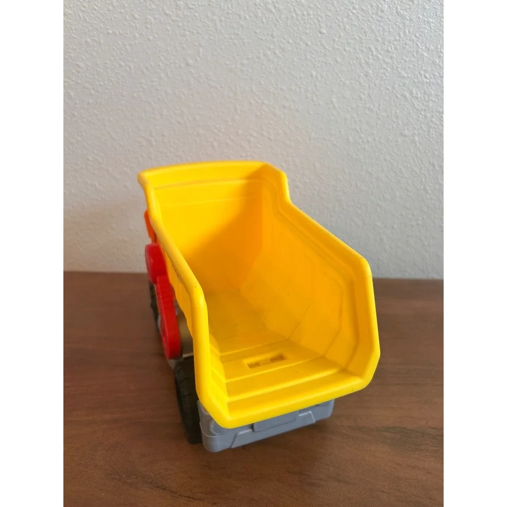 Fisher-Price Little People Dump Truck Orange‎ Yellow Construction Toy Vehicle